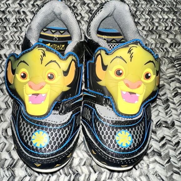 Disney The Lion King Toddler Boy Sz 8 Light Up Hook Loop Athletic Fashion Shoes - Picture 1 of 10